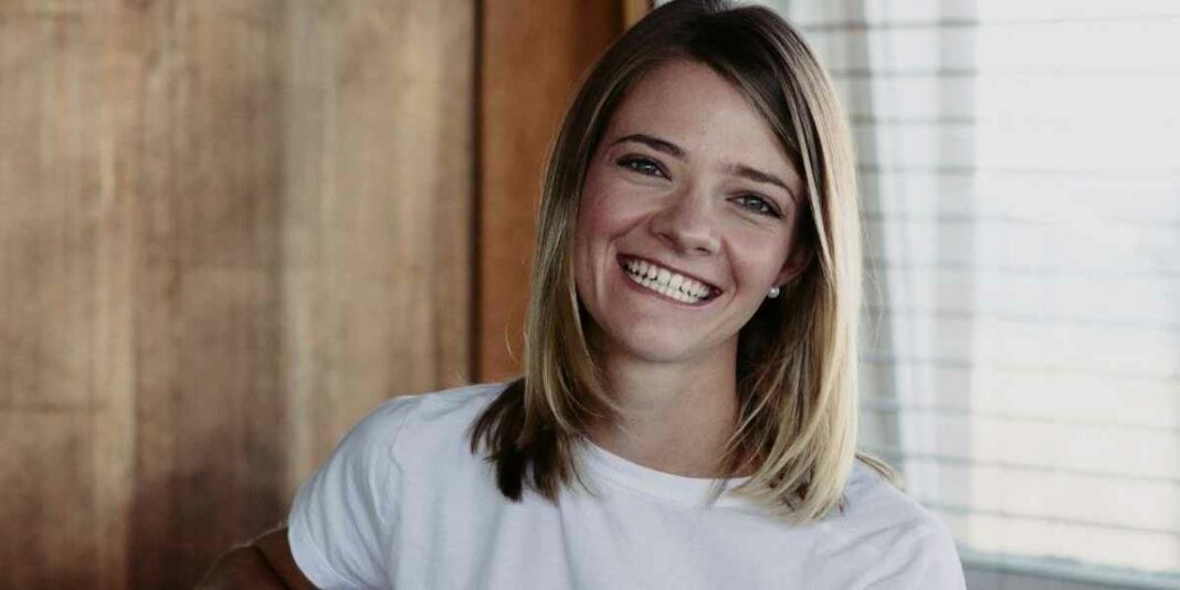 Jessica Watson Net Worth How Much Does She Earn Yearly