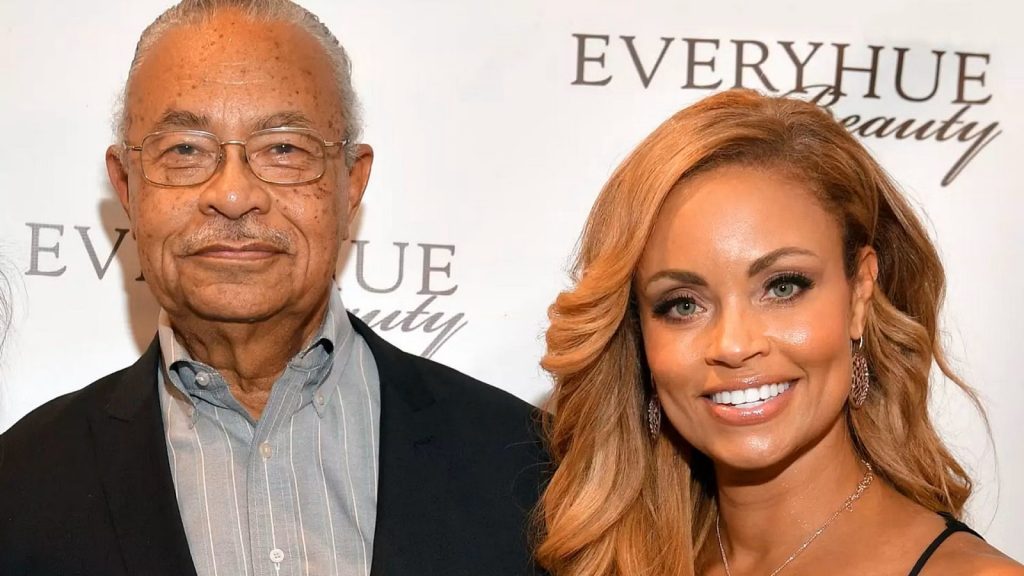 RHOP star Gizelle Bryant announces the passing of her father Curtis Graves at age 84, cause of death unrevealed