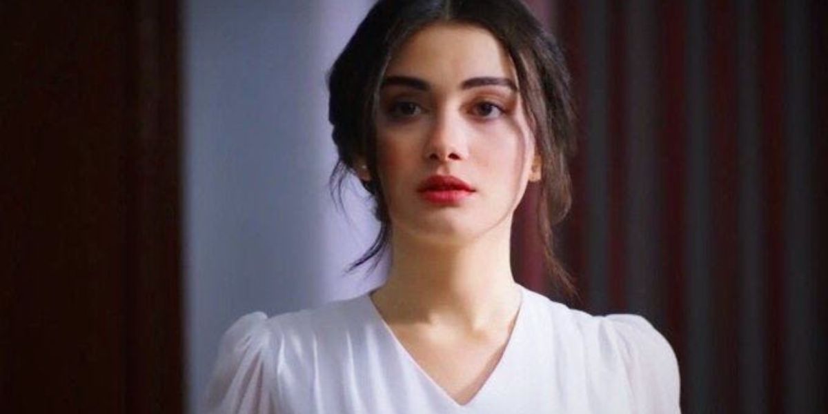 Özge Yağız