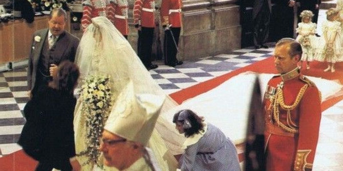 The Dress Was Not an Easy Job to Manage