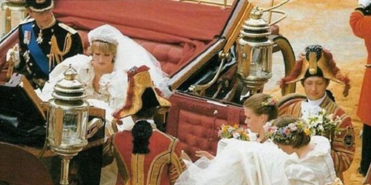 Diana Reaches Buckingham Palace