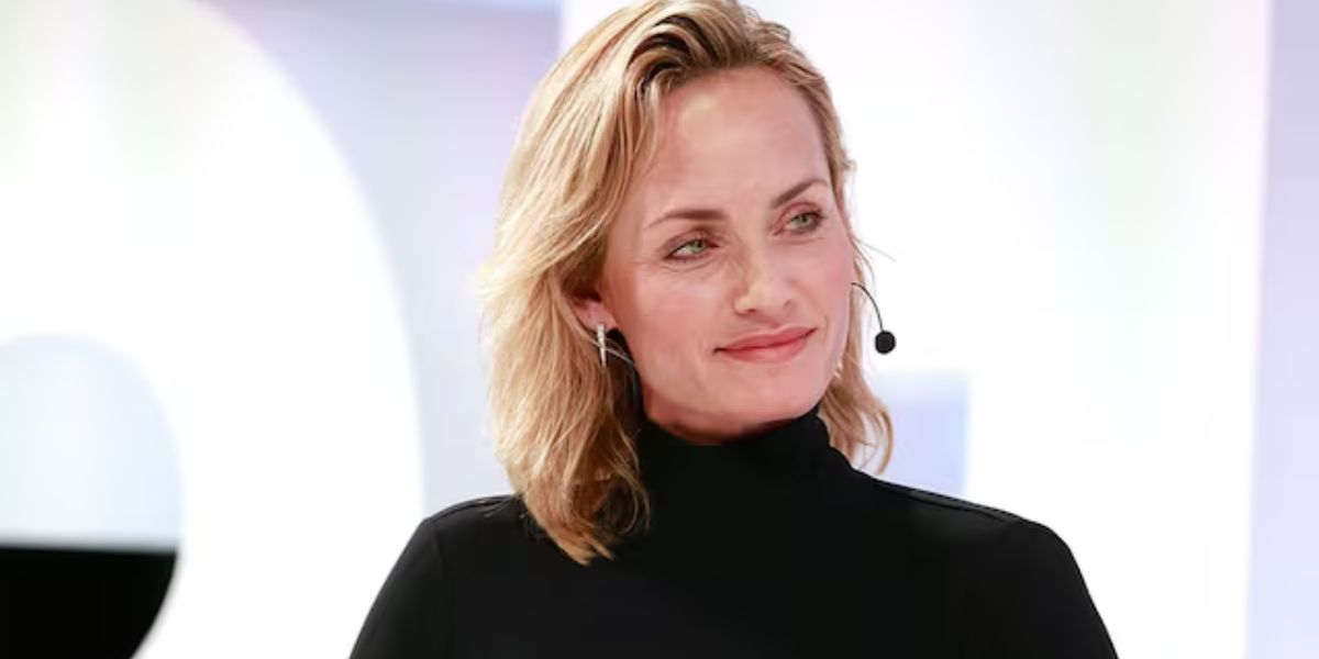 Amber Valletta