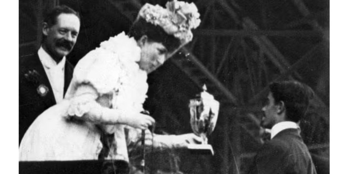 Queen Alexandra Presenting Special Gold Cup to Dorando Pietri