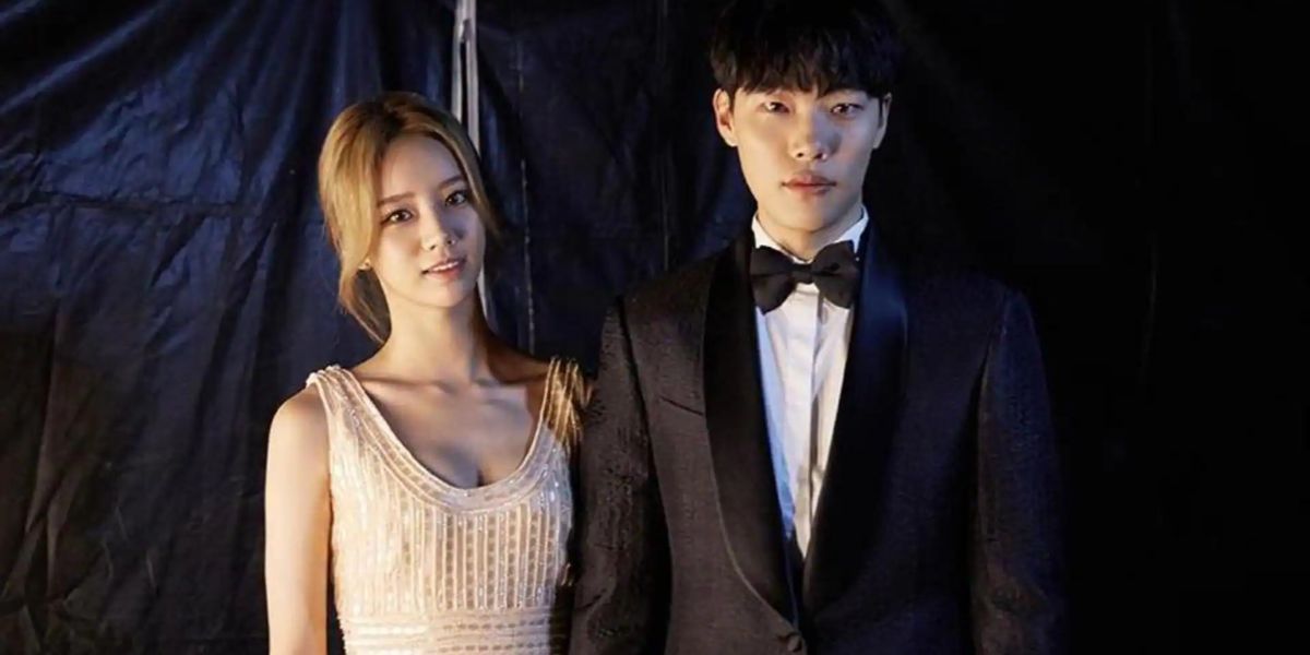 Lee Hye-ri and Ryu Jun-yeol